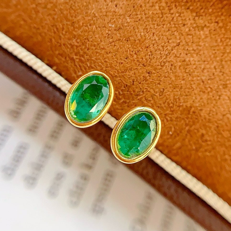 14k Gold 1 Ct Vivid Green Natural Emerald Earrings - 5