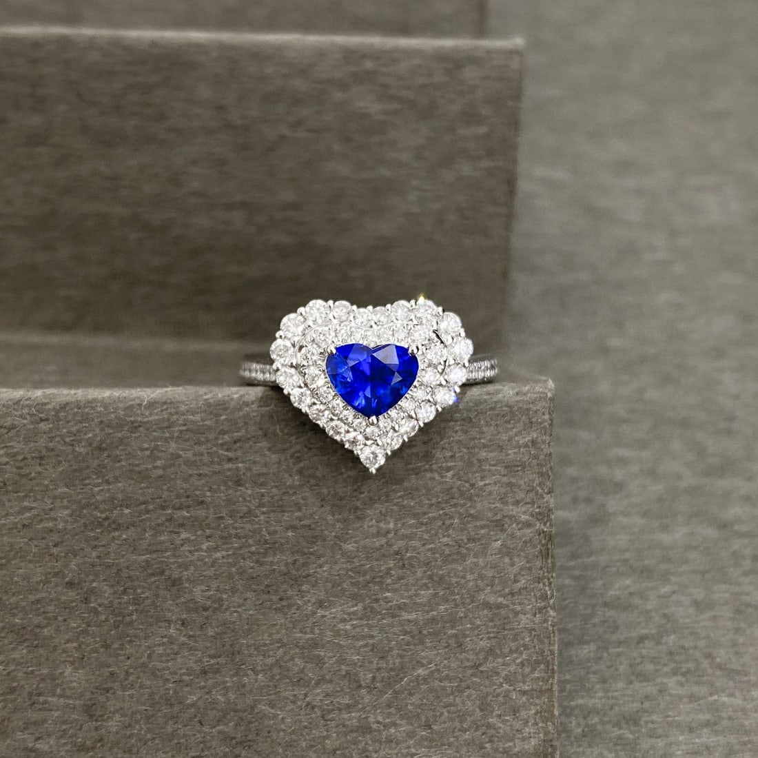 14k Gold 1.71 Ctw Natural Sapphire & Diamond Ring - 4