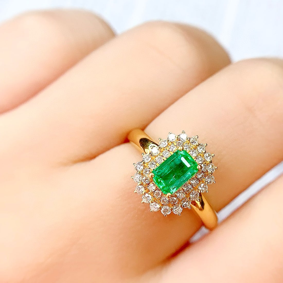 14k Gold 0.7 Ct Vivid Green Natural Emerald & Diamond Ring - 3