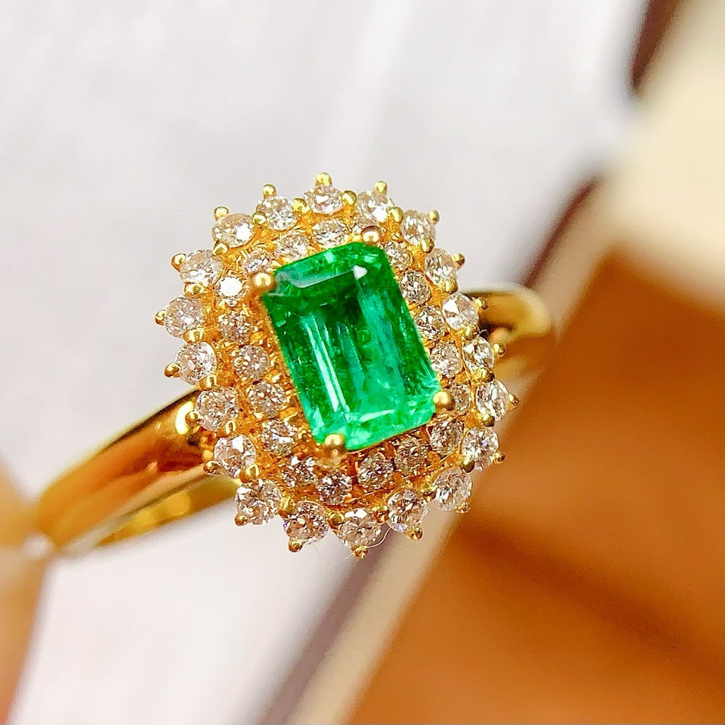 14k Gold 0.7 Ct Vivid Green Natural Emerald & Diamond Ring - 4