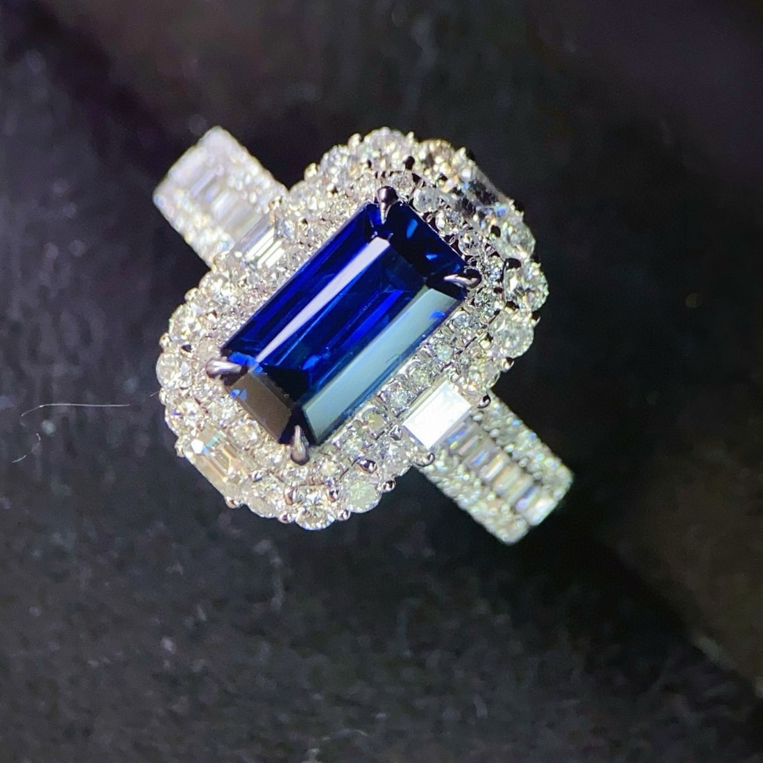 14k Gold 3.15 Ctw Natural Sapphire & Diamond Ring - 4