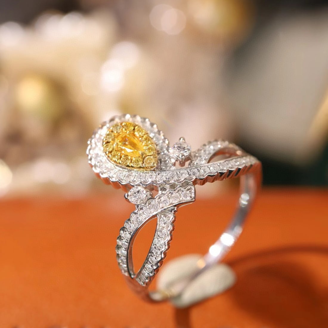 14k Gold 0.60 Ctw Natural Yellow Diamond & Diamond Ring - 3