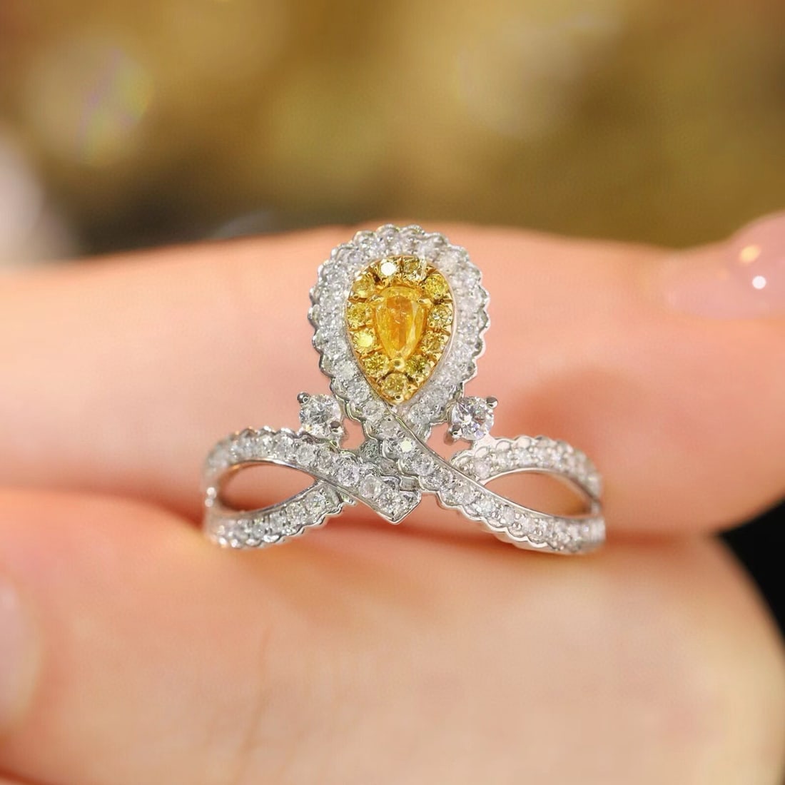 14k Gold 0.60 Ctw Natural Yellow Diamond & Diamond Ring - 4