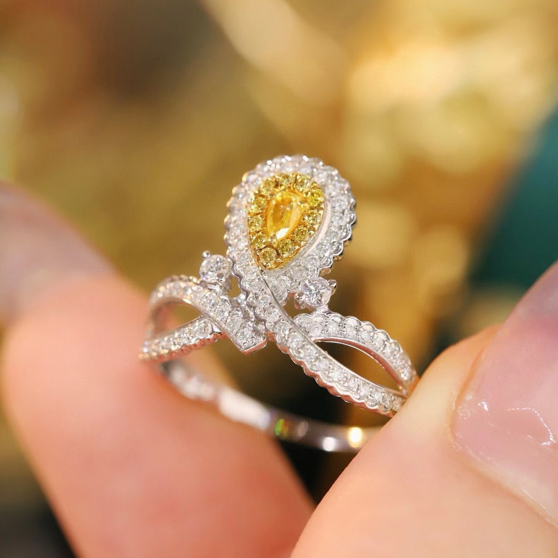 14k Gold 0.60 Ctw Natural Yellow Diamond & Diamond Ring - 6