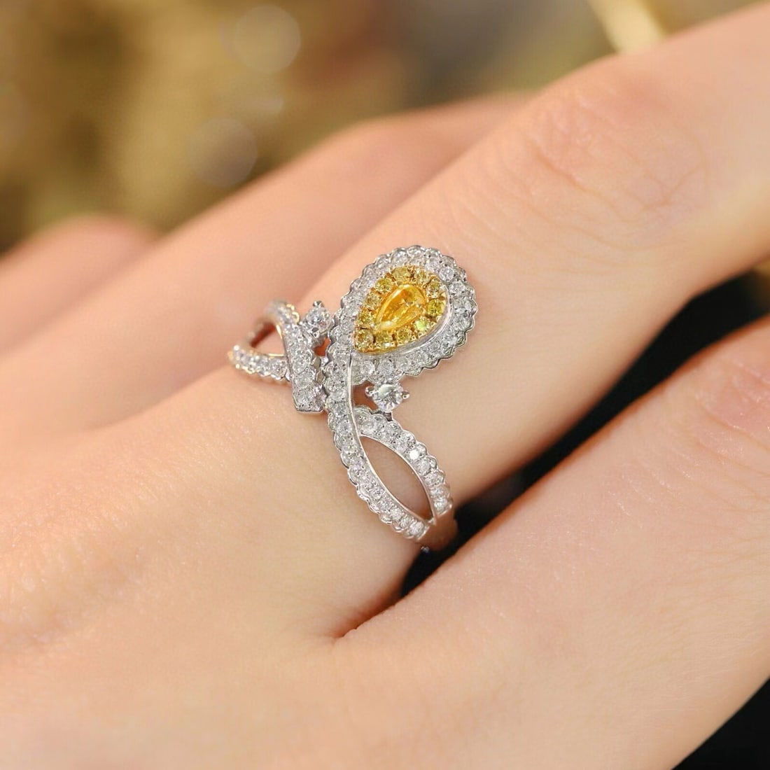 14k Gold 0.60 Ctw Natural Yellow Diamond & Diamond Ring - 7