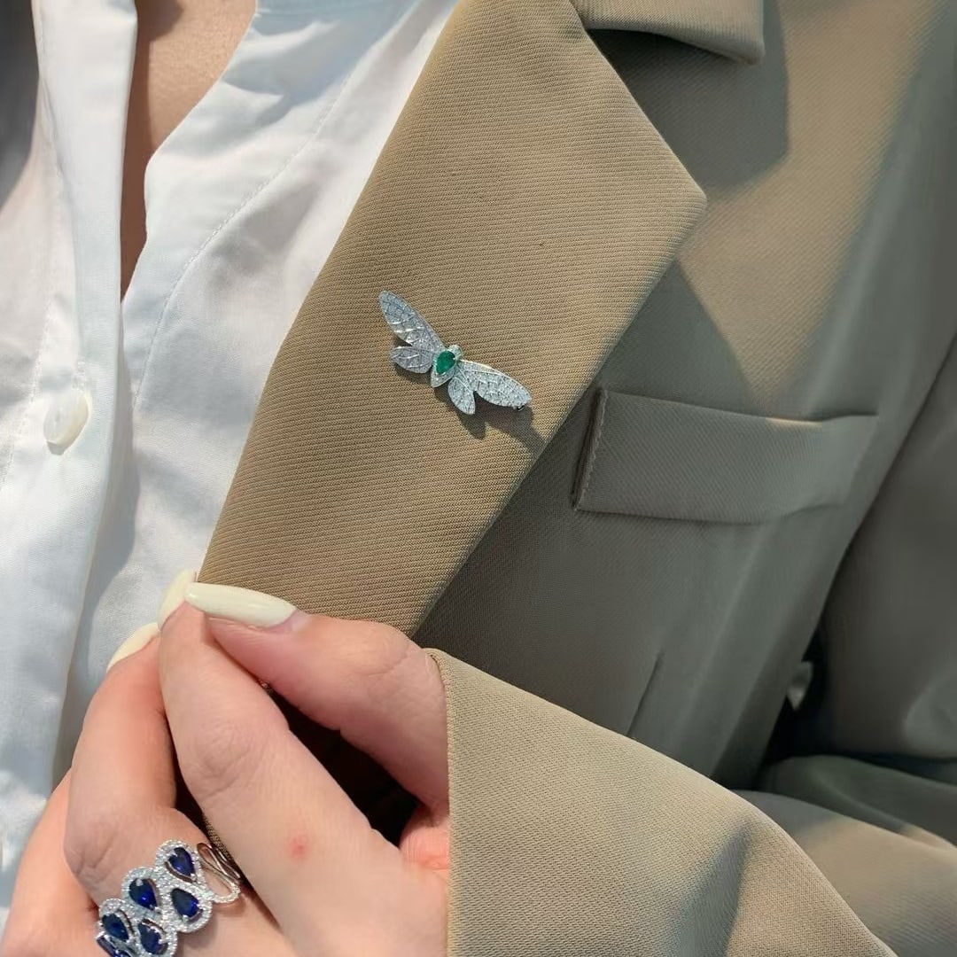 14k Gold 0.56 Ctw Vivid Green Natural Emerald & Diamond Brooch - 2