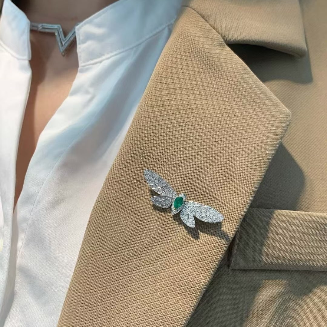 14k Gold 0.56 Ctw Vivid Green Natural Emerald & Diamond Brooch - 4