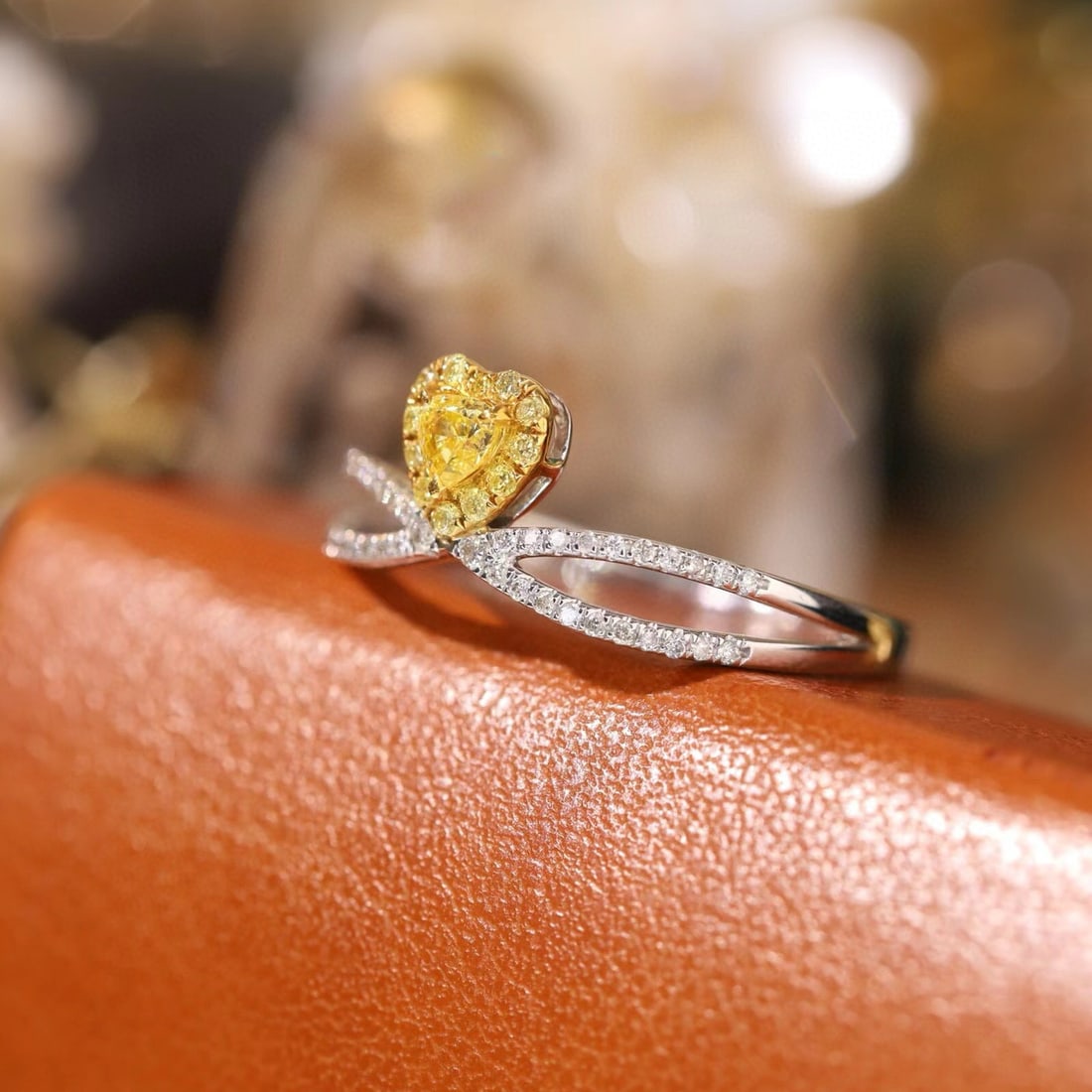 14k Gold 0.32 Ctw Natural Yellow Diamond & Diamond Ring - 2