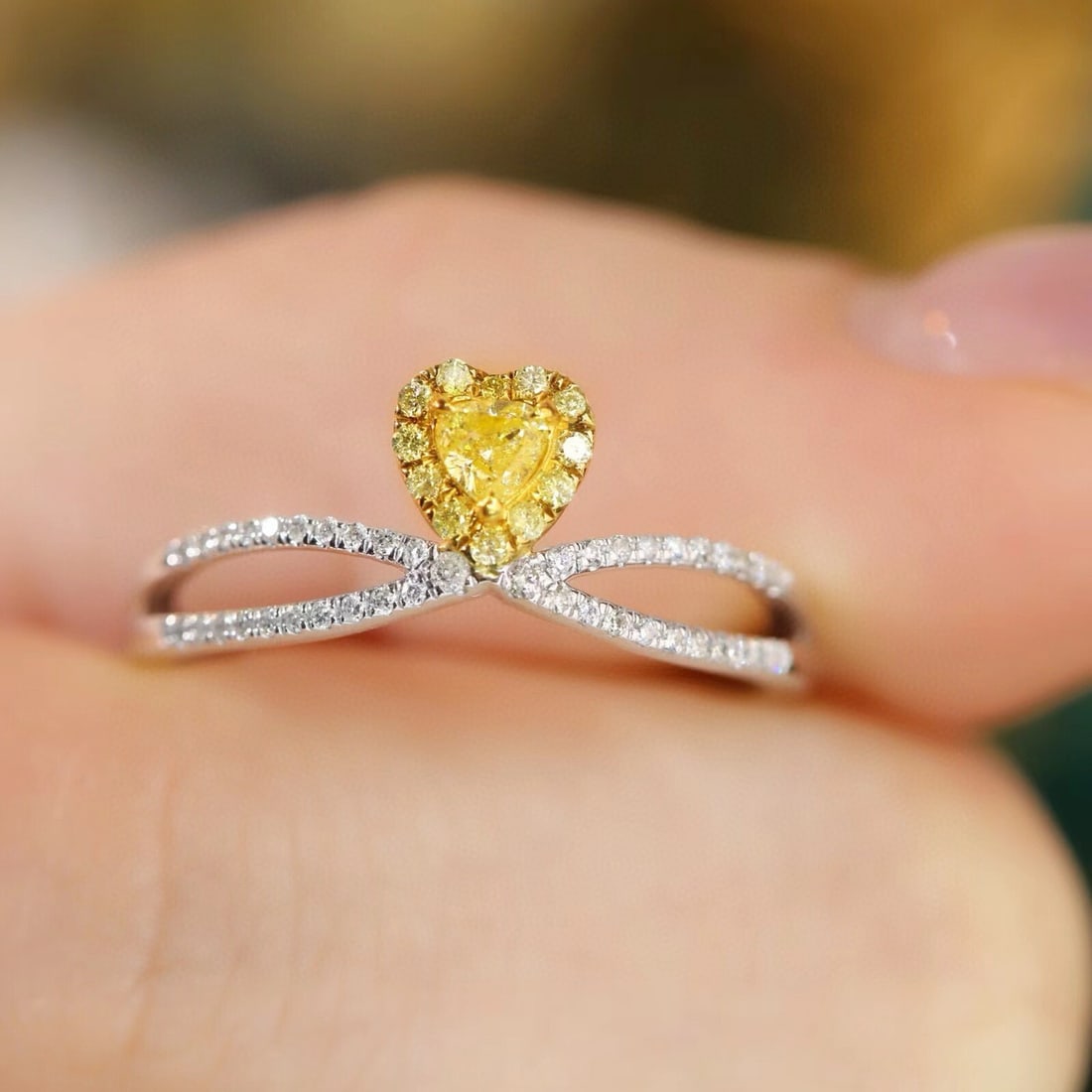 14k Gold 0.32 Ctw Natural Yellow Diamond & Diamond Ring - 4