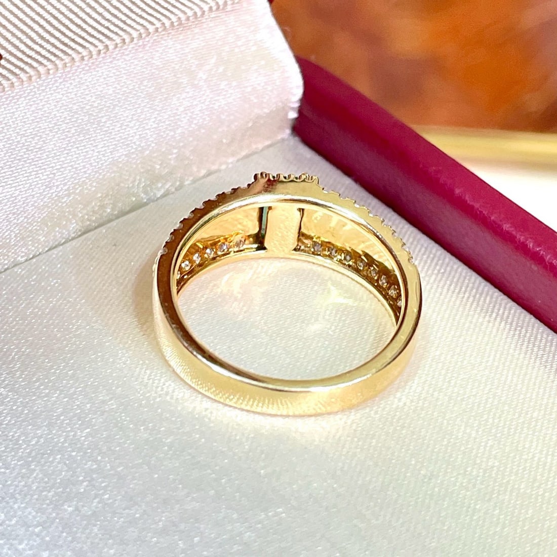 14k Gold 0.83 Ctw Vivid Green Natural Emerald & Diamond Ring - 4