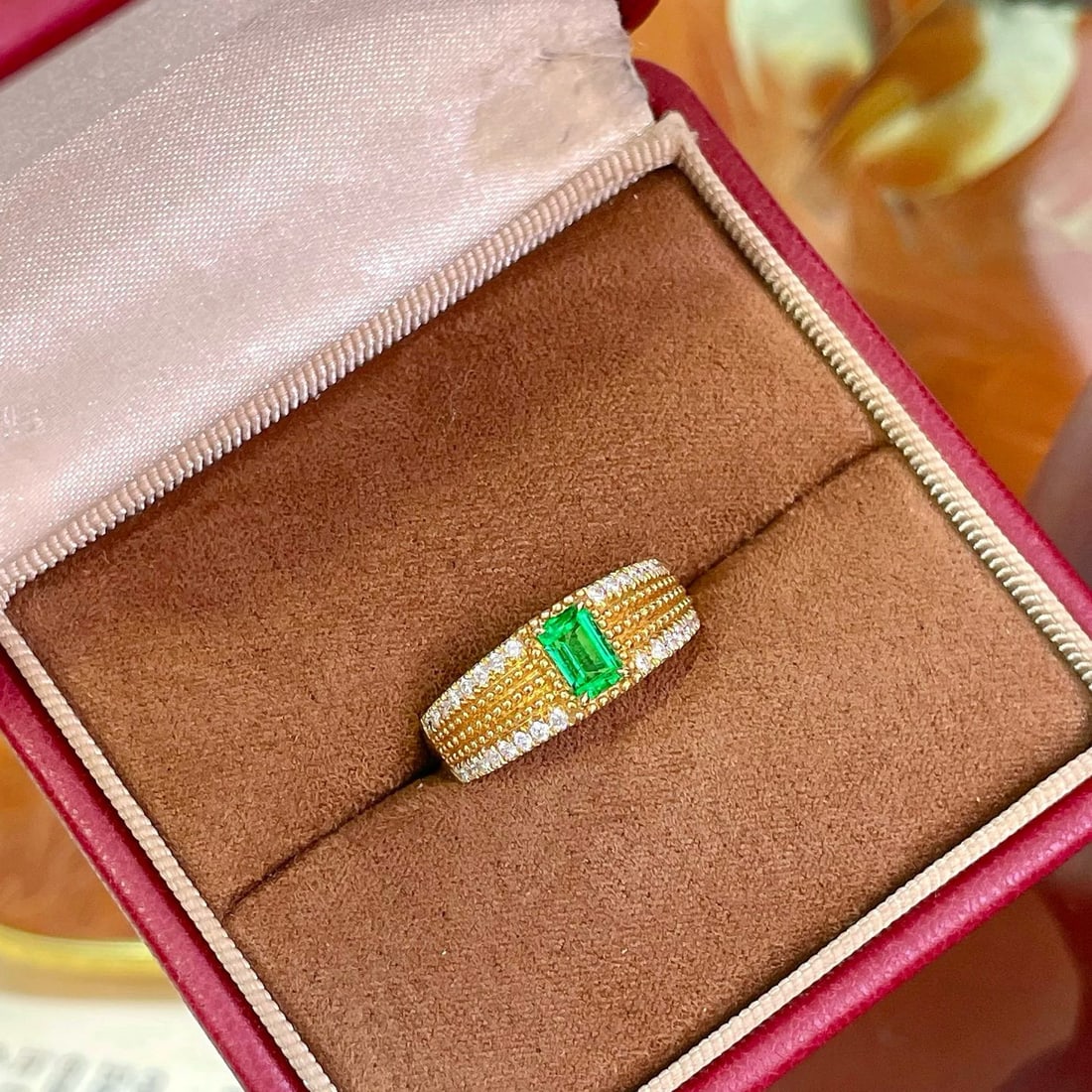 14k Gold 0.83 Ctw Vivid Green Natural Emerald & Diamond Ring - 5