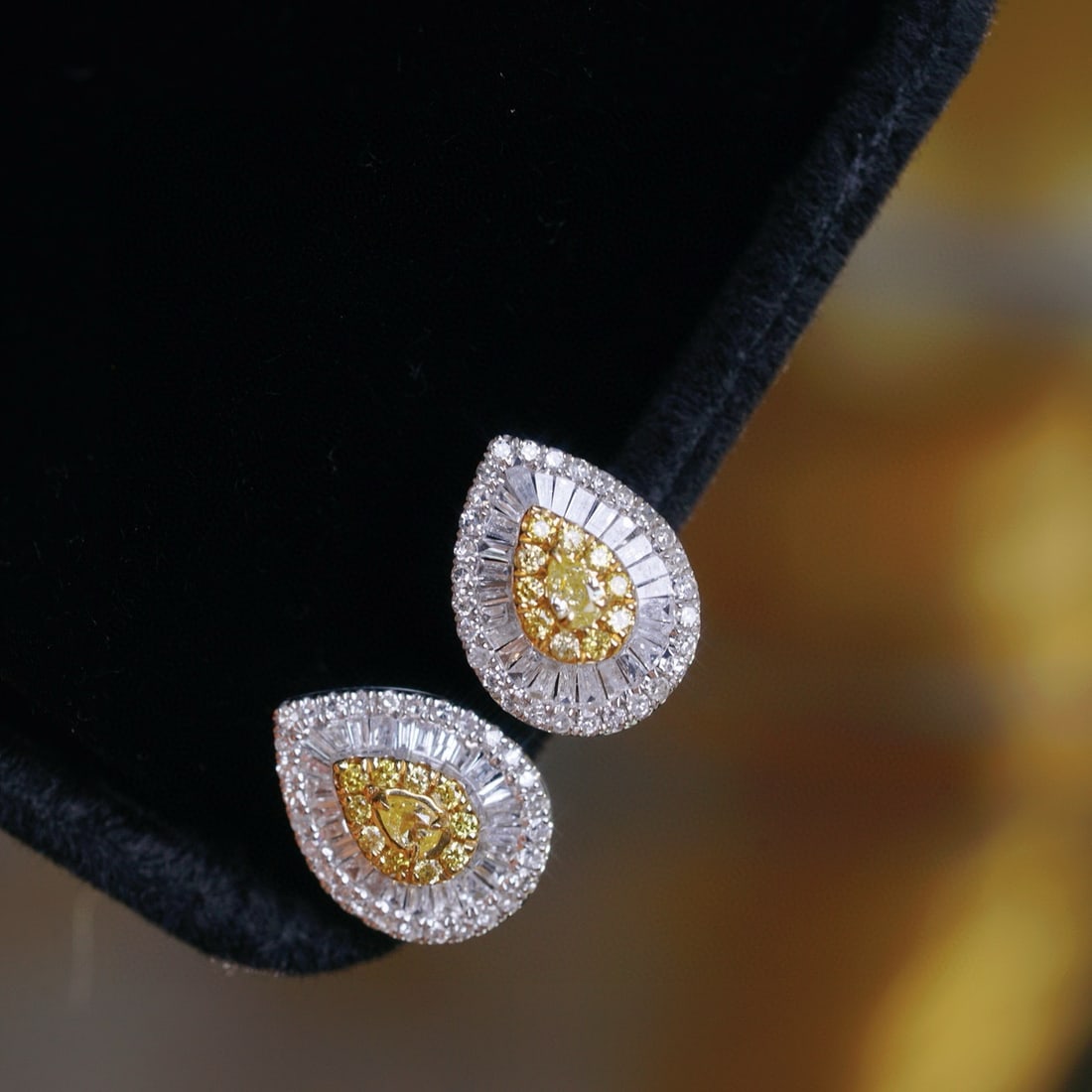 14k Gold 0.70 Ct Natural Color Diamond Earrings: Ref:230953118 // gold content:14k gold // main gemstone:diamond // shape:multiply // carat weight:0. 70ct // clarity grade:vs-si // color:color // treatment:natural // Condition: NewLow Estimate: