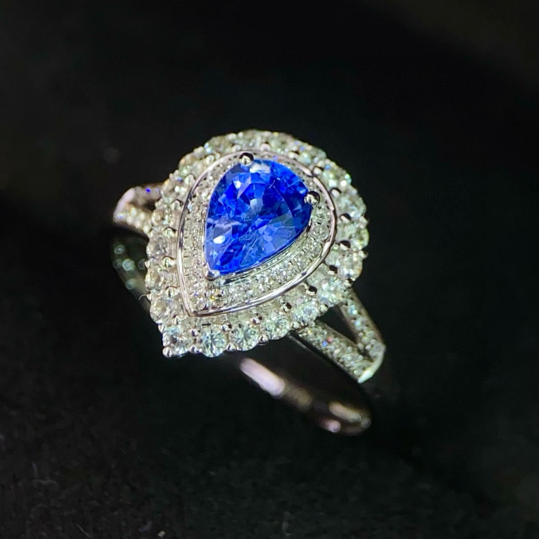 14k Gold 1.90 Ctw Natural Sapphire & Diamond Ring - 2