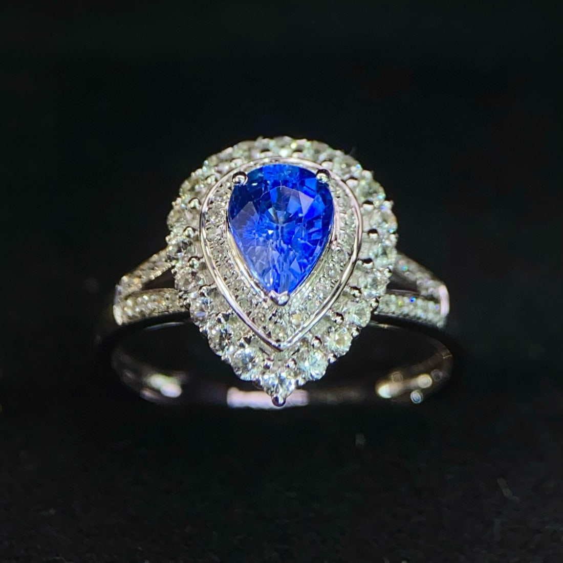 14k Gold 1.90 Ctw Natural Sapphire & Diamond Ring - 4