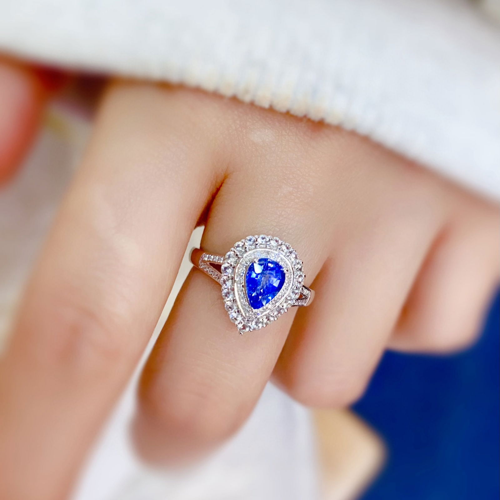 14k Gold 1.90 Ctw Natural Sapphire & Diamond Ring - 6