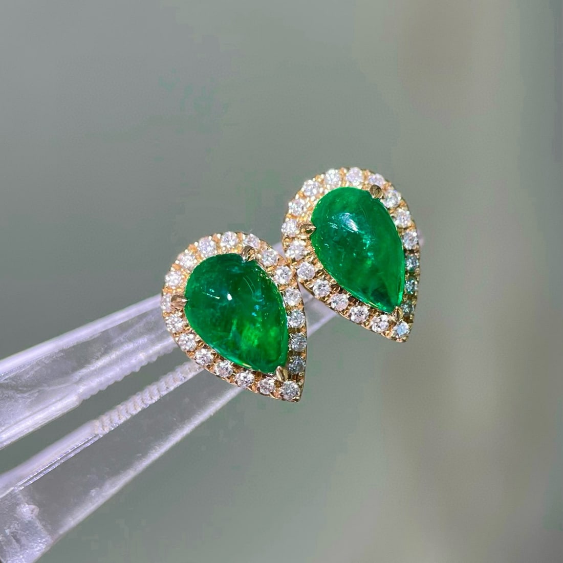 14k Gold 0.99 Ctw Vivid Green Natural Emerald & Diamond Earrings - 5