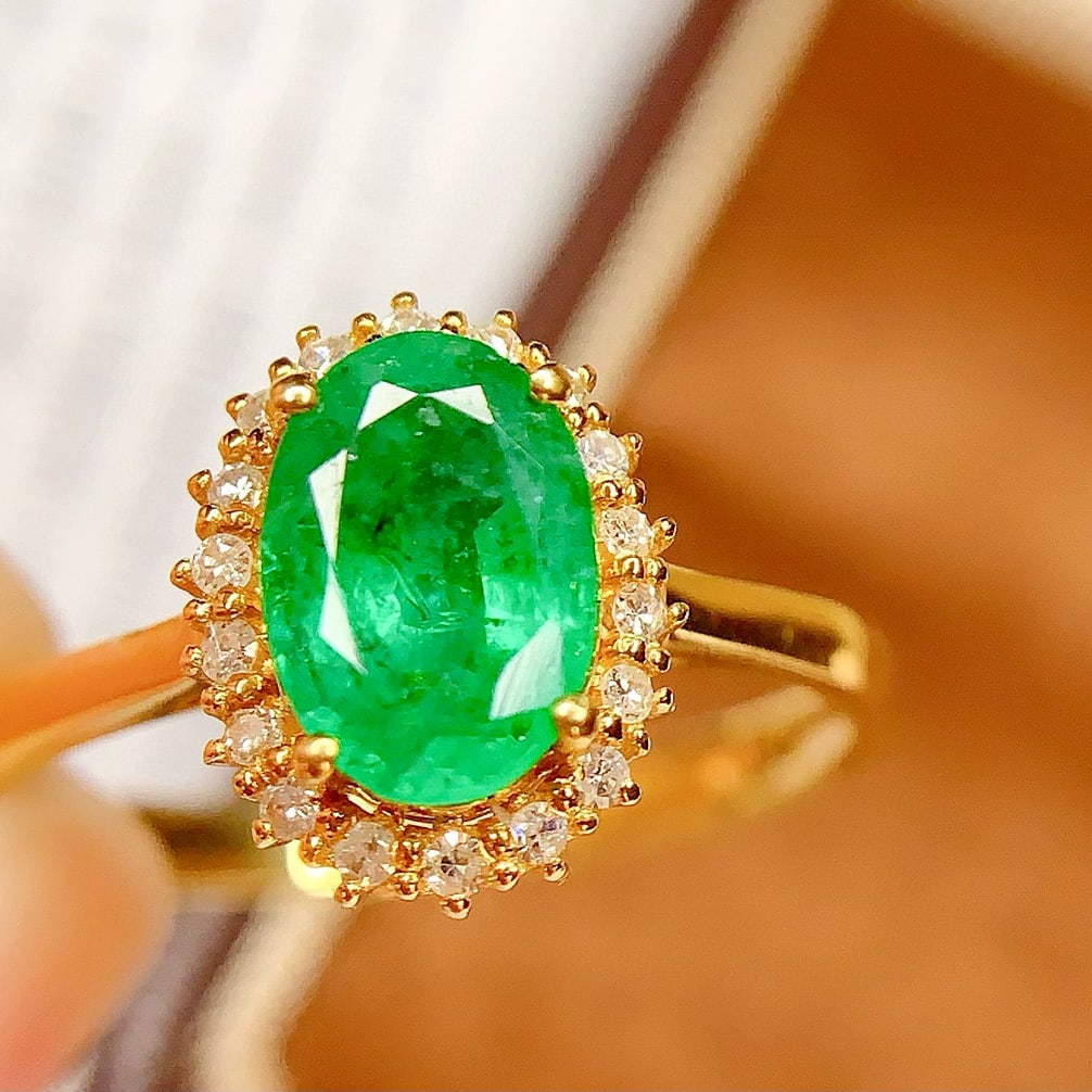14k Gold 1.4 Ct Natural Emerald & Diamond Ring: Ref:230953173 // gold content:14k gold // ring size:7. 25us // // main gemstone:emerald // shape:oval // carat weight:1. 4ct // color:green // treatment:natural // // adjacent gemstone 2 : diamond