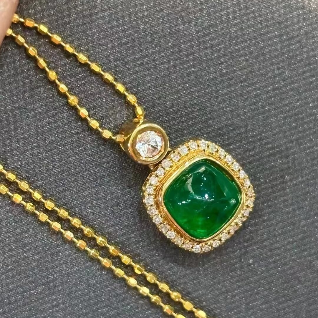 14k Gold 1.15 Ct Vivid Green Natural Emerald & Diamond Necklace: Ref:230953180 // gold content:14k gold // main gemstone:emerald // shape:suger-loaf // carat weight:1. 15ct // color:vivid green // treatment:natural // // adjacent gemstone 2 : diamond //