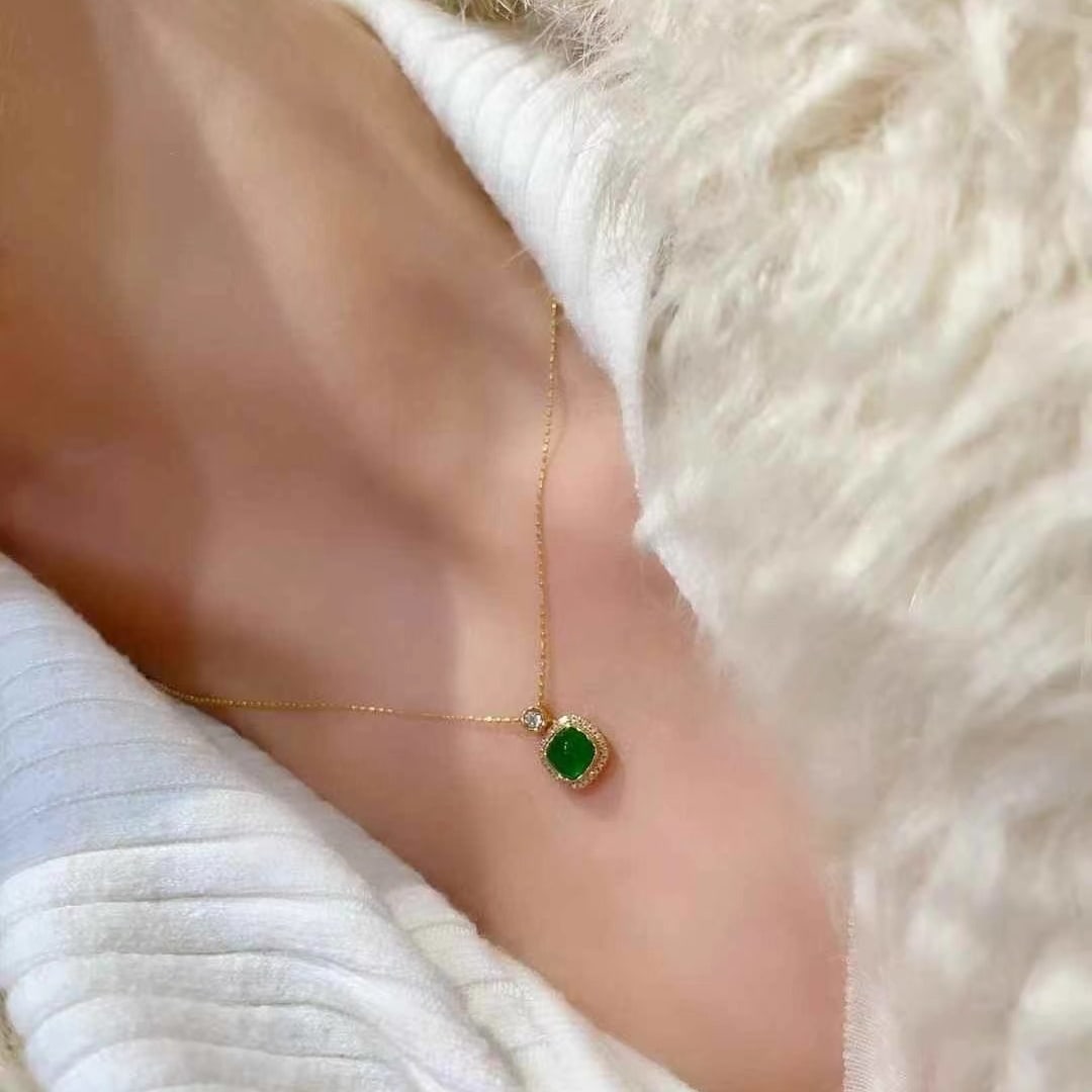 14k Gold 1.15 Ct Vivid Green Natural Emerald & Diamond Necklace - 6