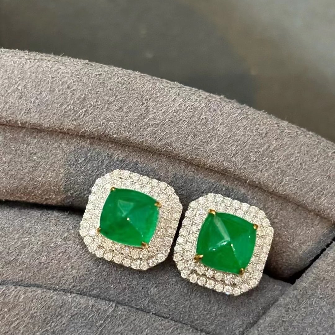 14k Gold 3.42 Ct Natural Emerald & Diamond Earrings: Ref:230953184 // gold content:14k gold // main gemstone:emerald // shape:suger-loaf // carat weight:3. 42ct // color:green // treatment:natural // // adjacent gemstone 2 : diamond // shape:round //