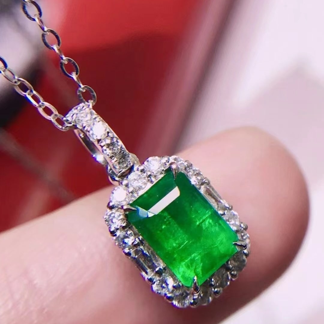 14k Gold 1.4 Ctw Vivid Green Natural Emerald & Diamond Necklace - 3