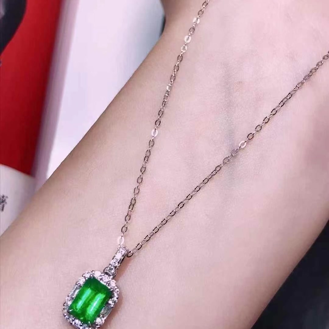 14k Gold 1.4 Ctw Vivid Green Natural Emerald & Diamond Necklace - 4