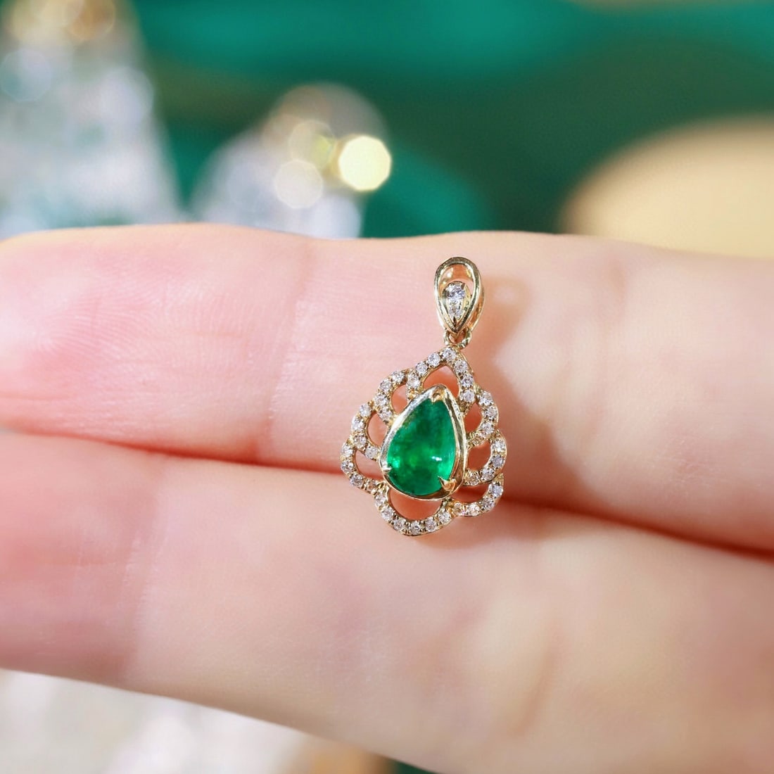 14k Gold 0.49 Ctw Natural Emerald & Diamond Pendant( Without Chain ) - 4