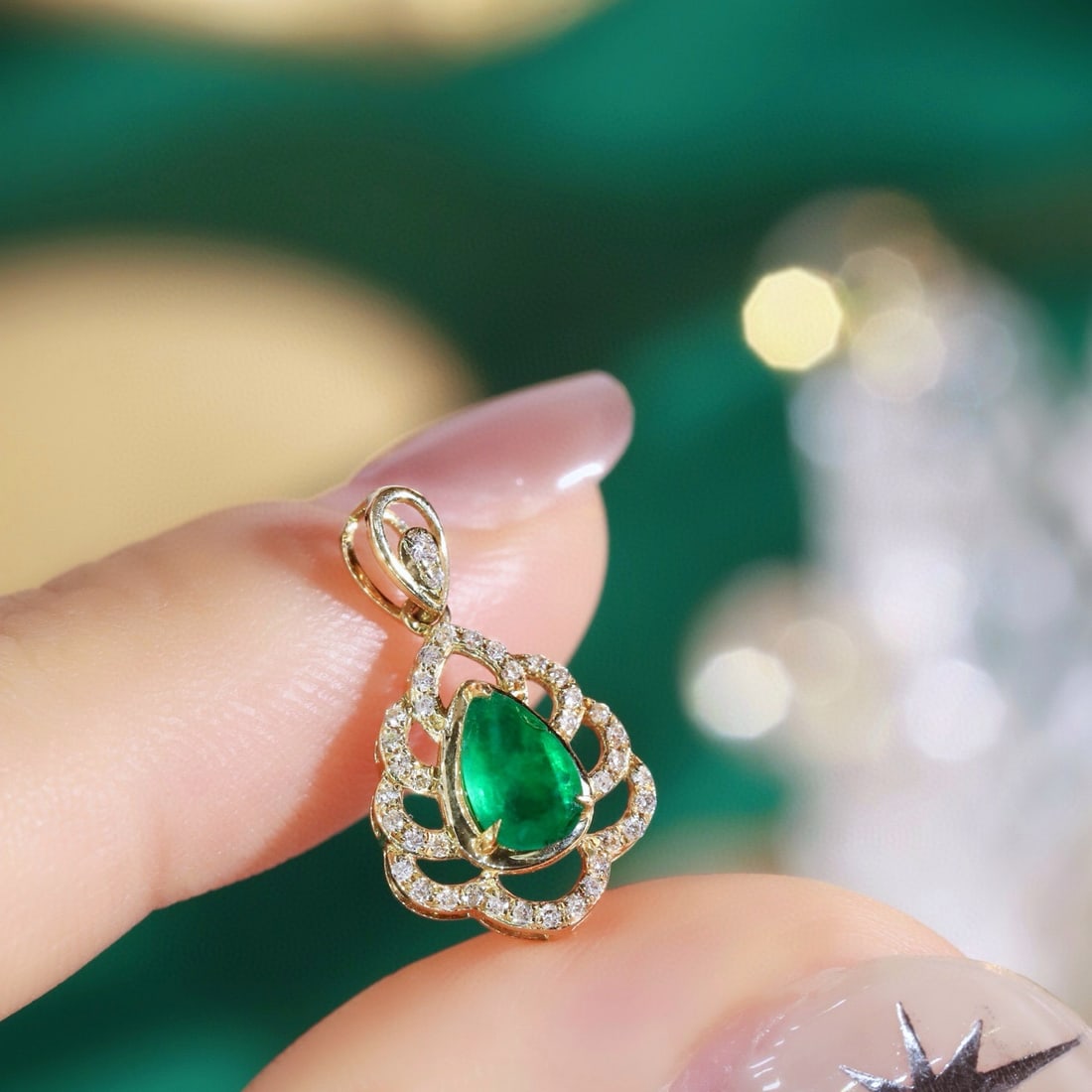 14k Gold 0.49 Ctw Natural Emerald & Diamond Pendant( Without Chain ) - 5