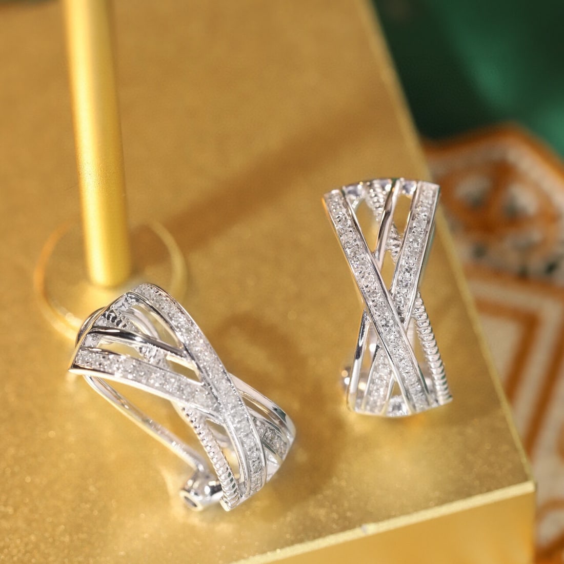 14k Gold 0.2 Ct Natural H Diamond Earrings - 2