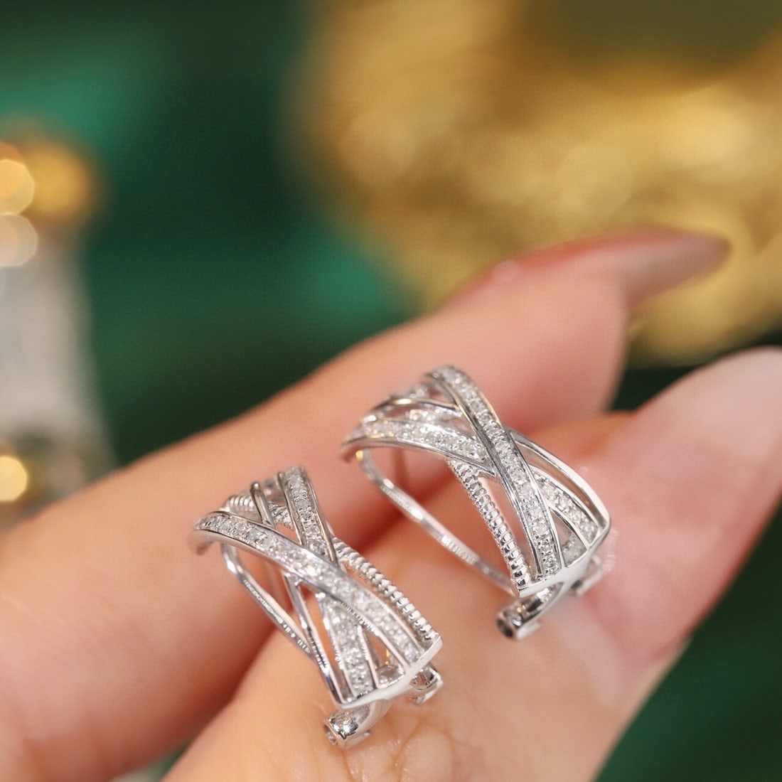 14k Gold 0.2 Ct Natural H Diamond Earrings - 4