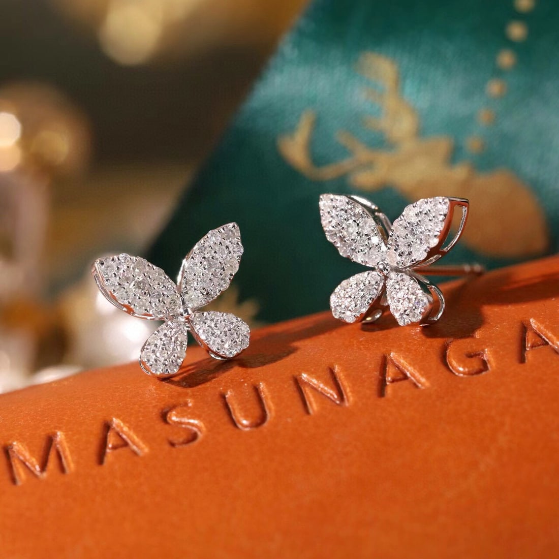 14k Gold 0.4 Ct Natural H Diamond & Butterfly Earrings - 3