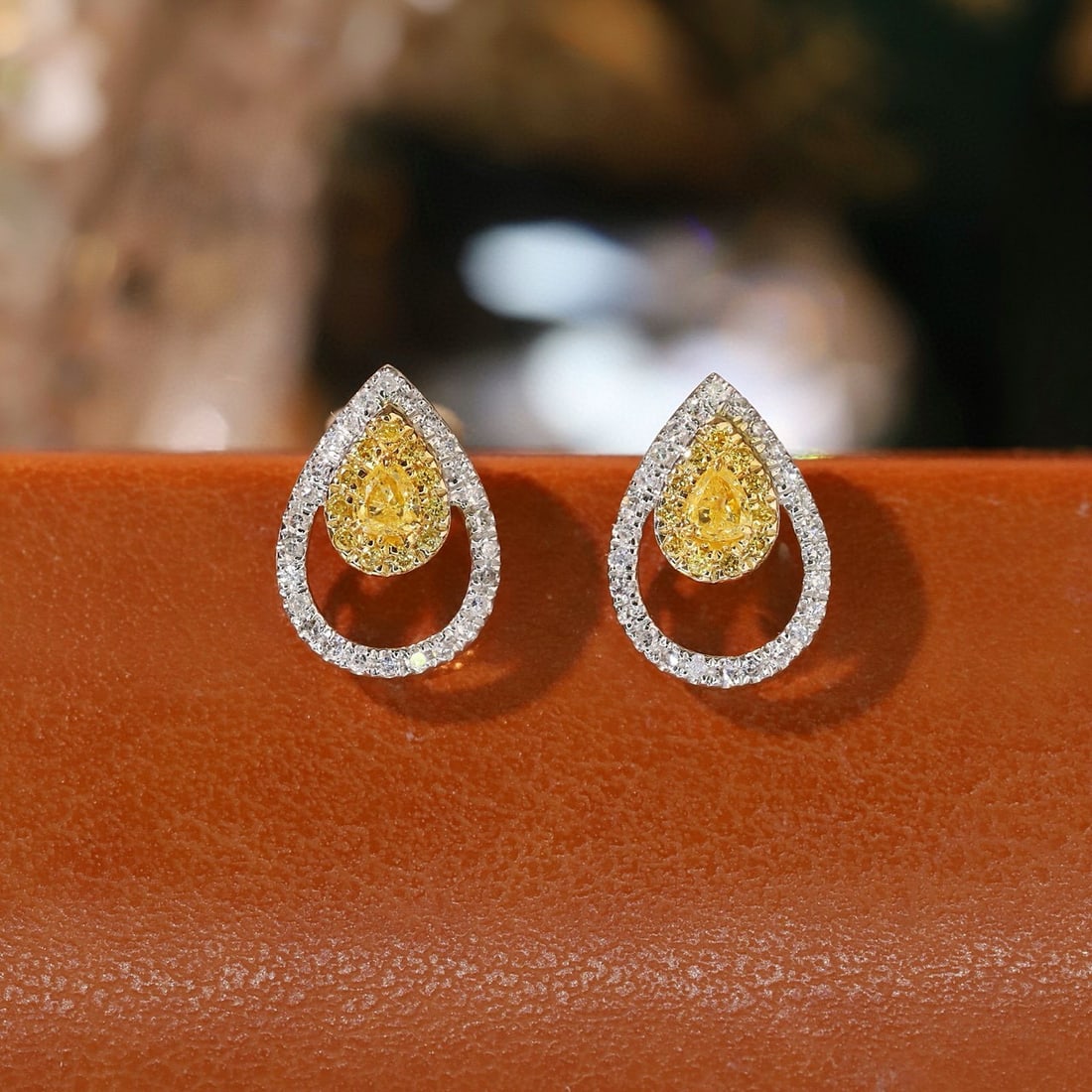 14k Gold 0.40 Ctw Natural Yellow Diamond & Diamond Earrings: Ref:230953240 // gold content:14k gold // main gemstone:yellow diamond // shape:pear // carat weight:0. 16ct // color:yellow // treatment:natural // // adjacent gemstone 2 : diamond // shape:round