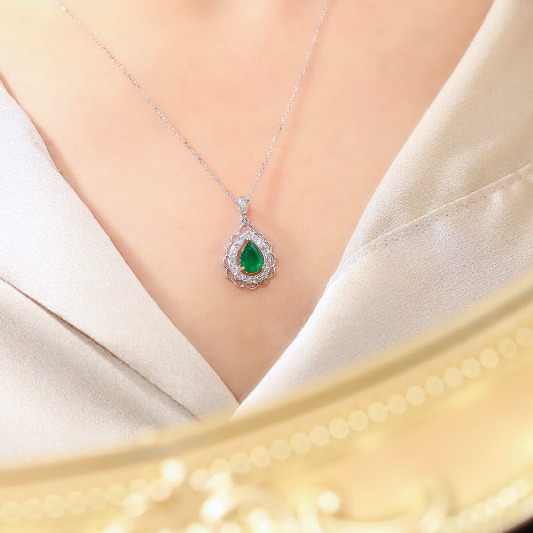 14k Gold 1.03 Ctw Natural Emerald & Diamond Pendant( Without Chain ) - 7