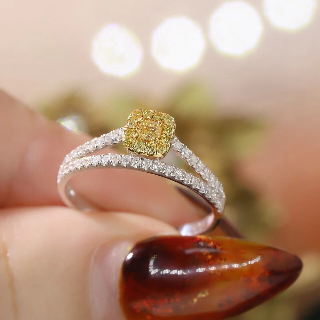 14k Gold 0.50 Ct Natural Color Diamond Ring - 6