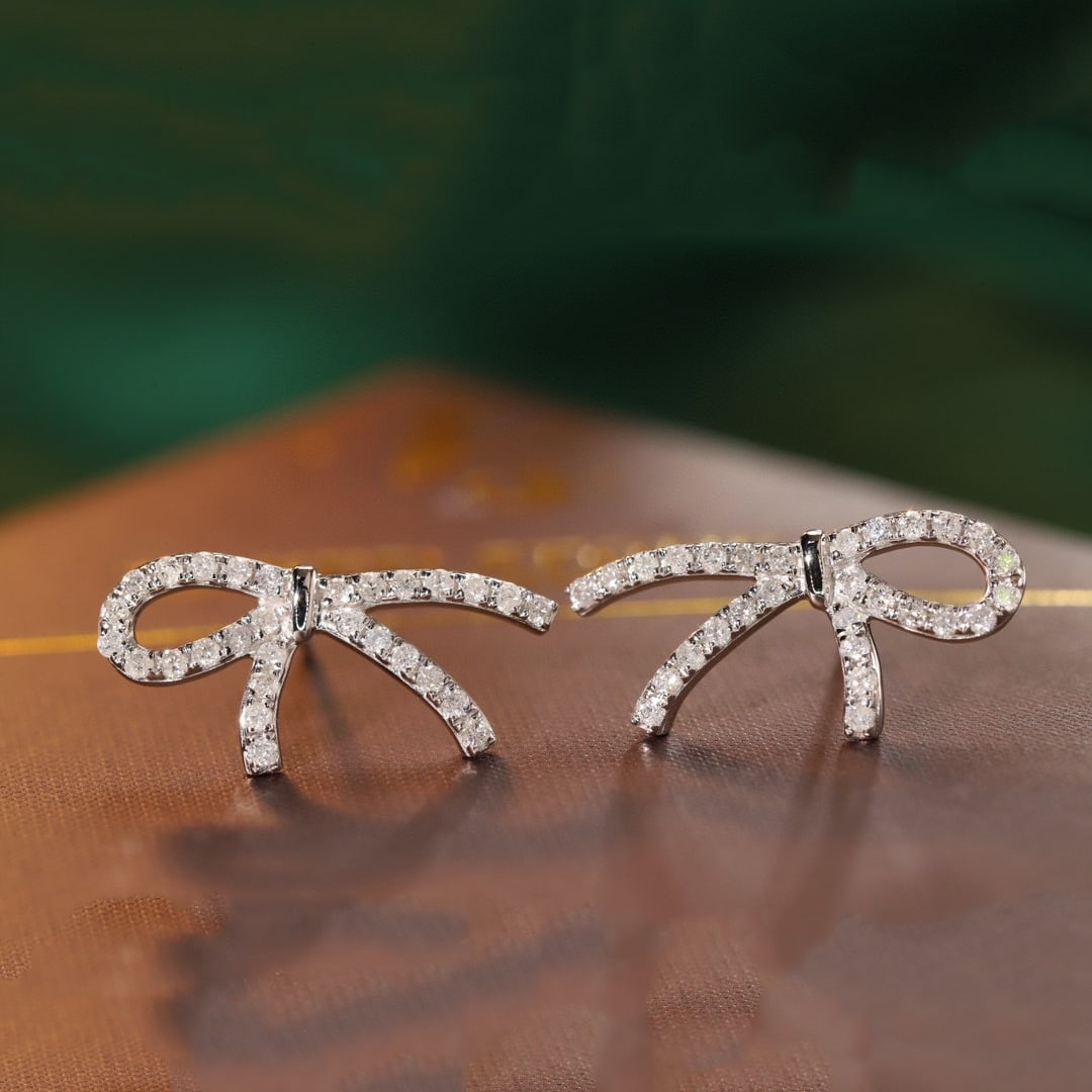 14k Gold 0.5 Ct Natural H Diamond Earrings: Ref:230953248 // gold content:14k gold // main gemstone:diamond // shape:round // carat weight:0. 5ct // clarity grade:vs-si // color:h // treatment:natural // cut grade:g // Condition: NewLow