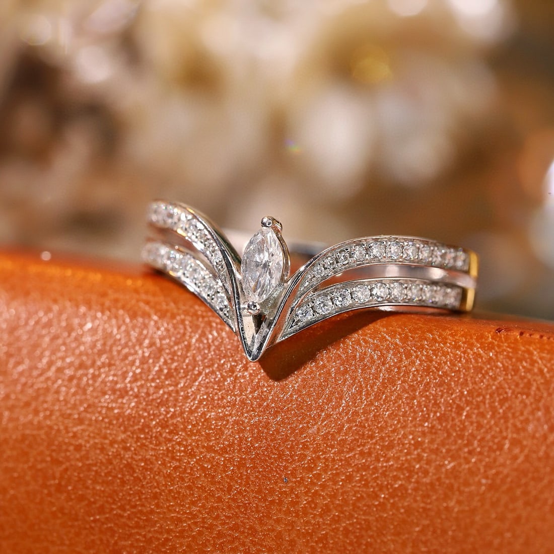 14k Gold 0.32 Ct Natural H Diamond Ring - 2