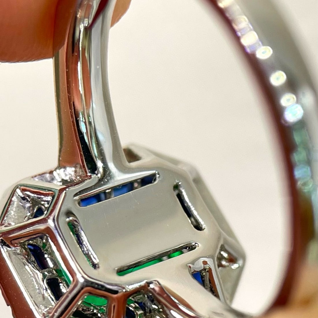 14k Gold 1.33 Ctw Vivid Green Natural Emerald & Diamond Ring - 5