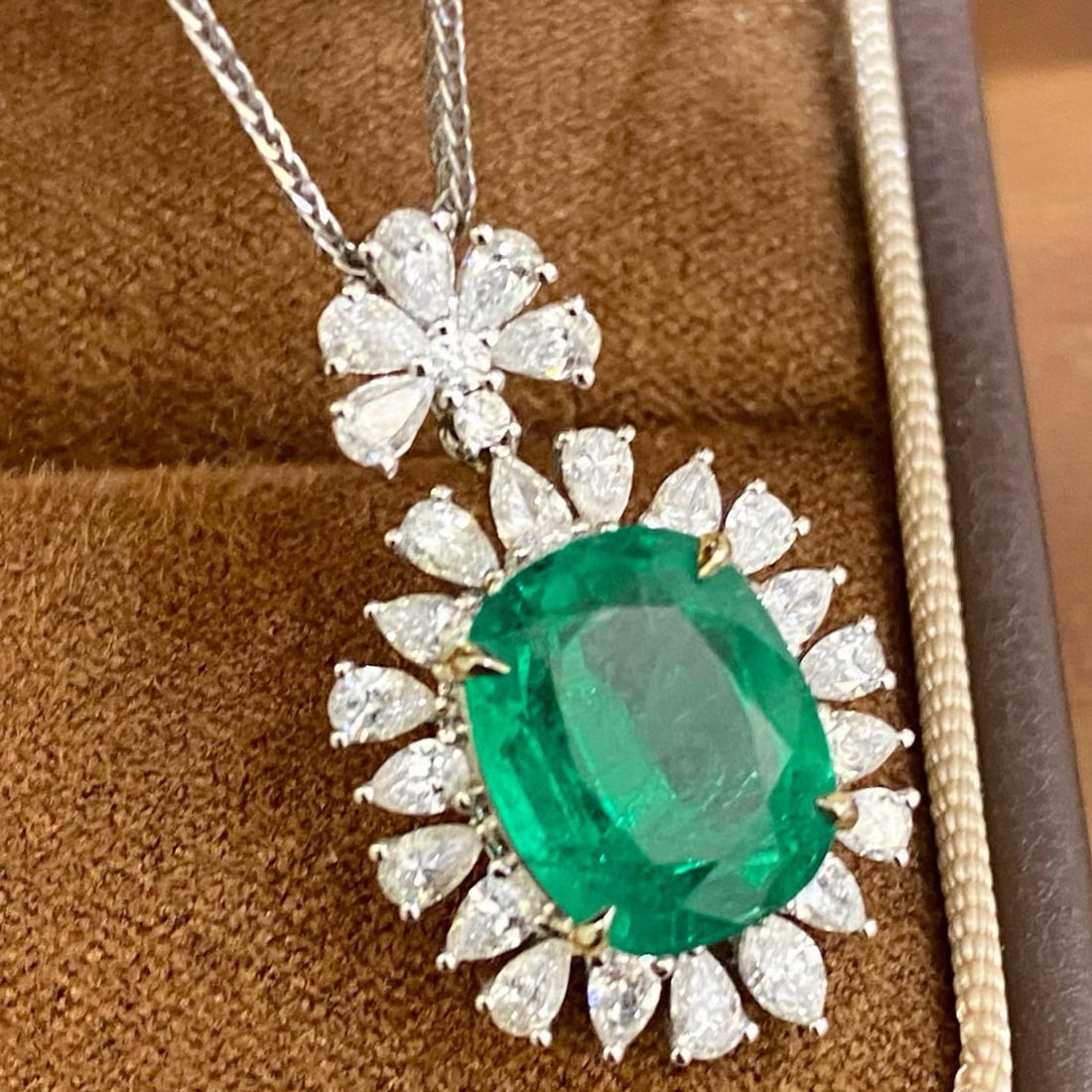 14k Gold 5.39 Ctw Natural Emerald & Diamond Pendant( Without Chain ) - 5