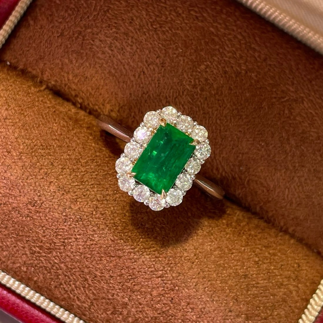 14k Gold 2.08 Ctw Vivid Green Natural Emerald & Diamond Ring - 3