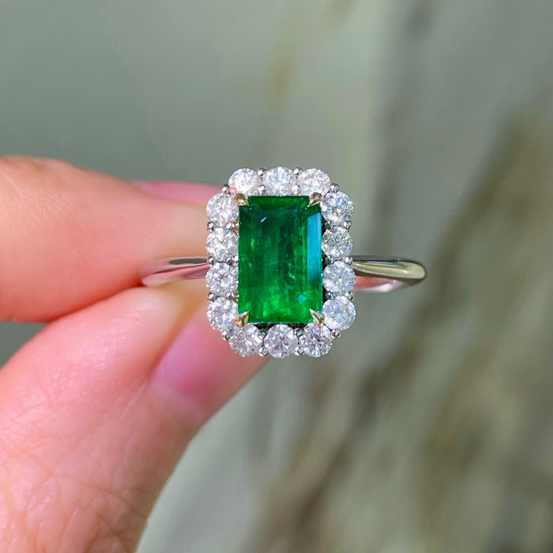 14k Gold 2.08 Ctw Vivid Green Natural Emerald & Diamond Ring - 4