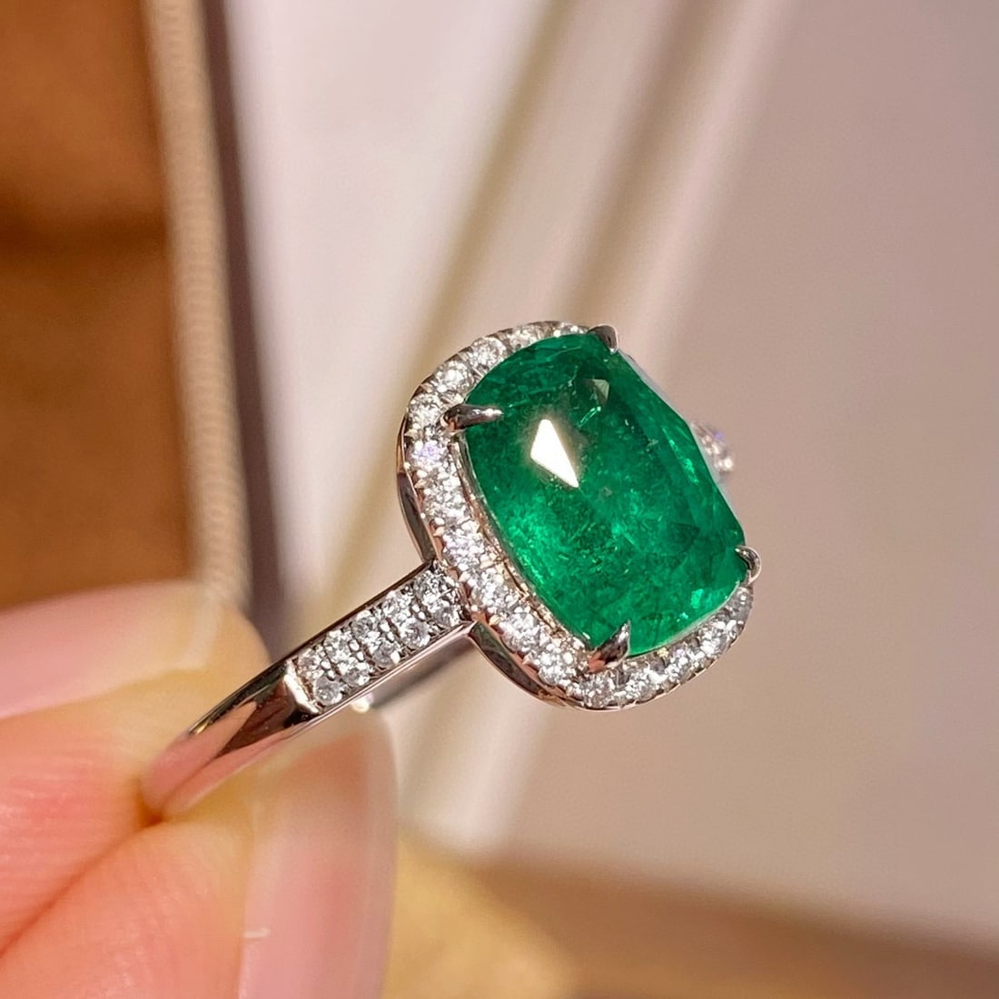 14k Gold 1.62 Ctw Vivid Green Natural Emerald & Diamond Ring - 5