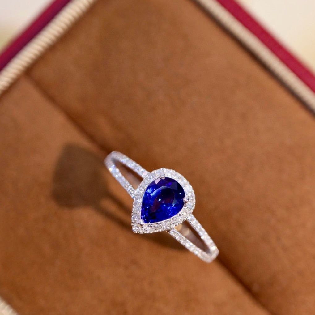 14k Gold 0.89 Ctw Vivid Blue Natural Sapphire & Diamond Ring - 7