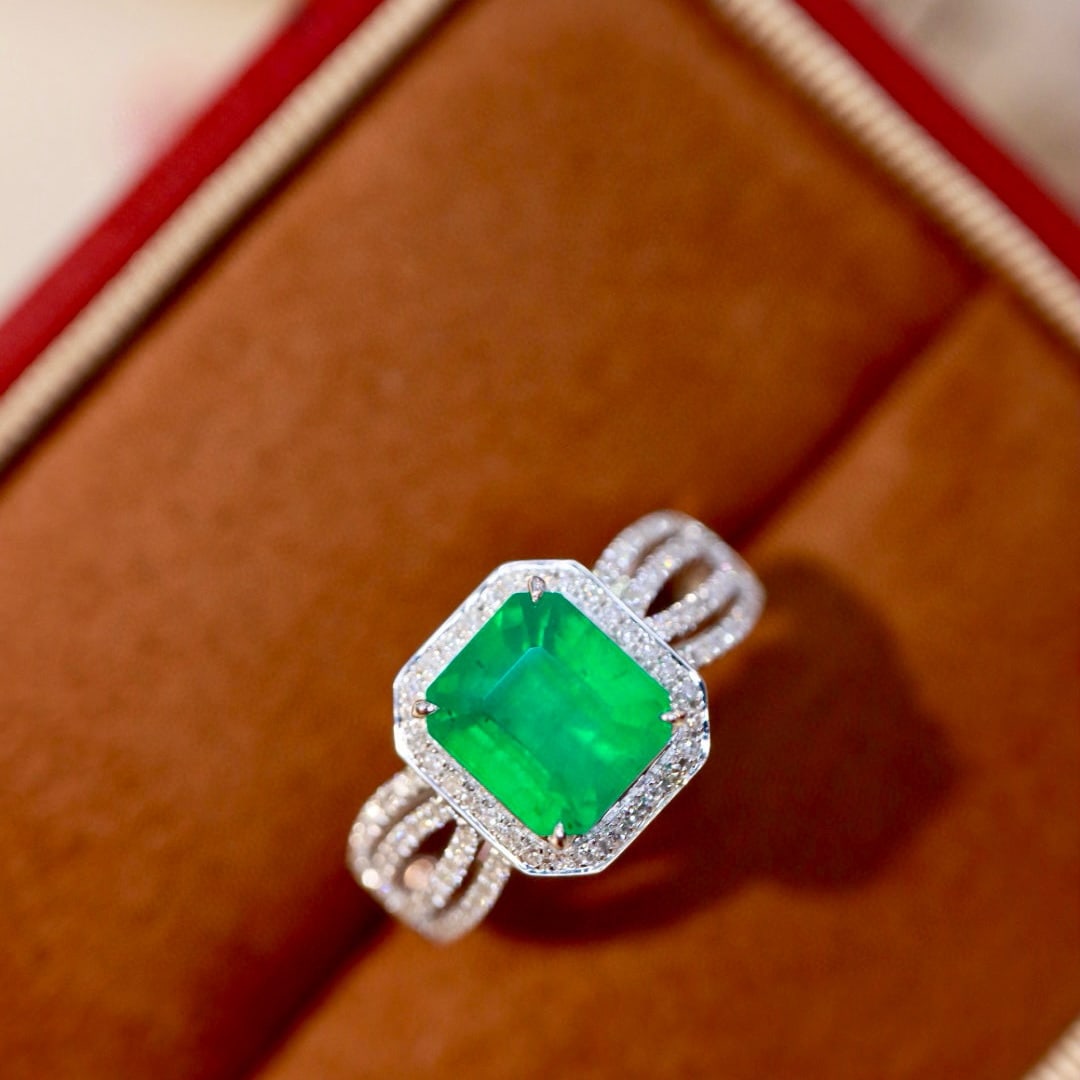 14k Gold 2.15 Ctw Vivid Green Natural Emerald & Diamond Ring - 7