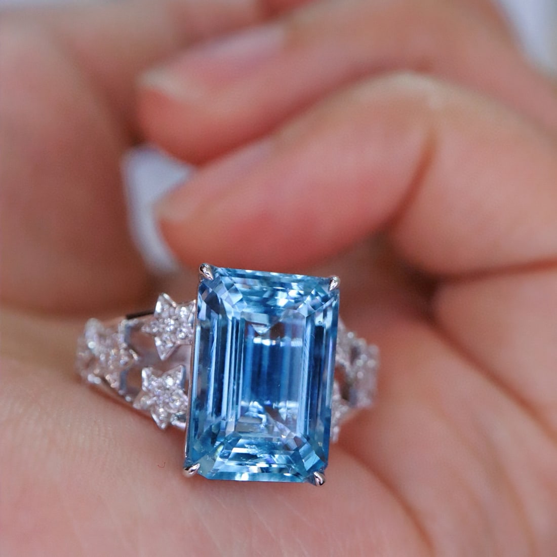 14k Gold 4.66 Ctw Natural Aquamarine & Diamond Ring - 2