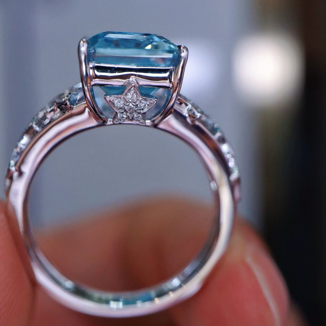 14k Gold 4.66 Ctw Natural Aquamarine & Diamond Ring - 3