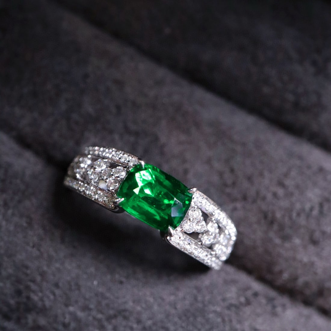 14k Gold 1.41 Ctw Natural Tsavorite & Diamond Ring - 3