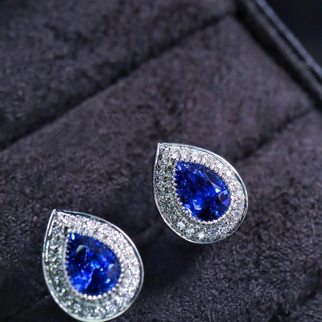 14k Gold 2.25 Ctw Vivid Blue Natural Sapphire & Diamond Earrings - 2