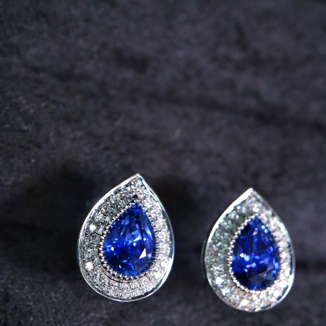 14k Gold 2.25 Ctw Vivid Blue Natural Sapphire & Diamond Earrings - 4