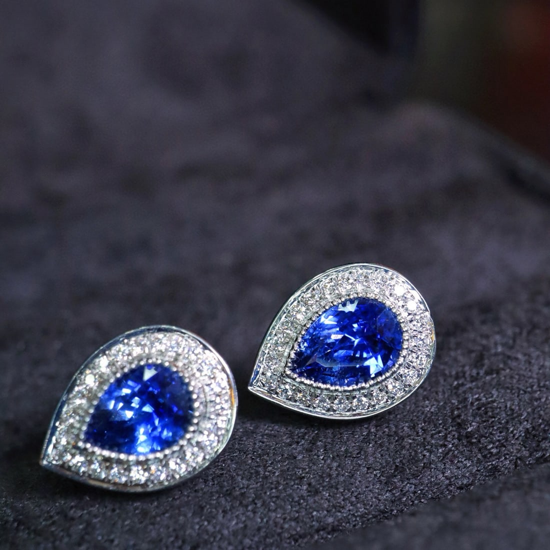 14k Gold 2.25 Ctw Vivid Blue Natural Sapphire & Diamond Earrings - 5