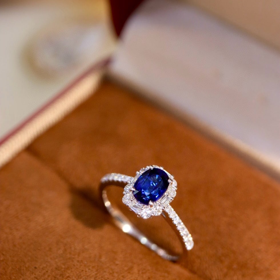 14k Gold 1.26 Ctw Vivid Blue Natural Sapphire & Diamond Ring - 6